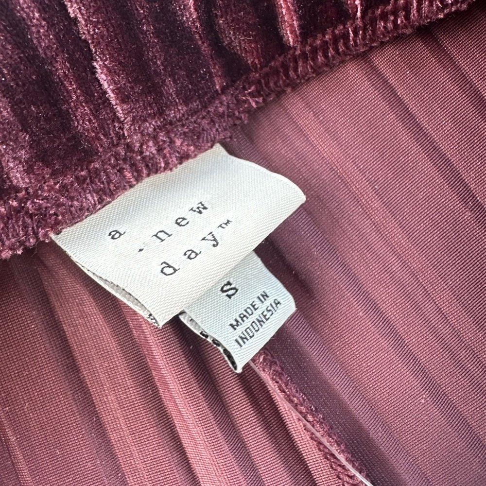 🎉5 for $45 🎉NWT A New Day Velvet Pants Women Size S - Picture 8 of 8